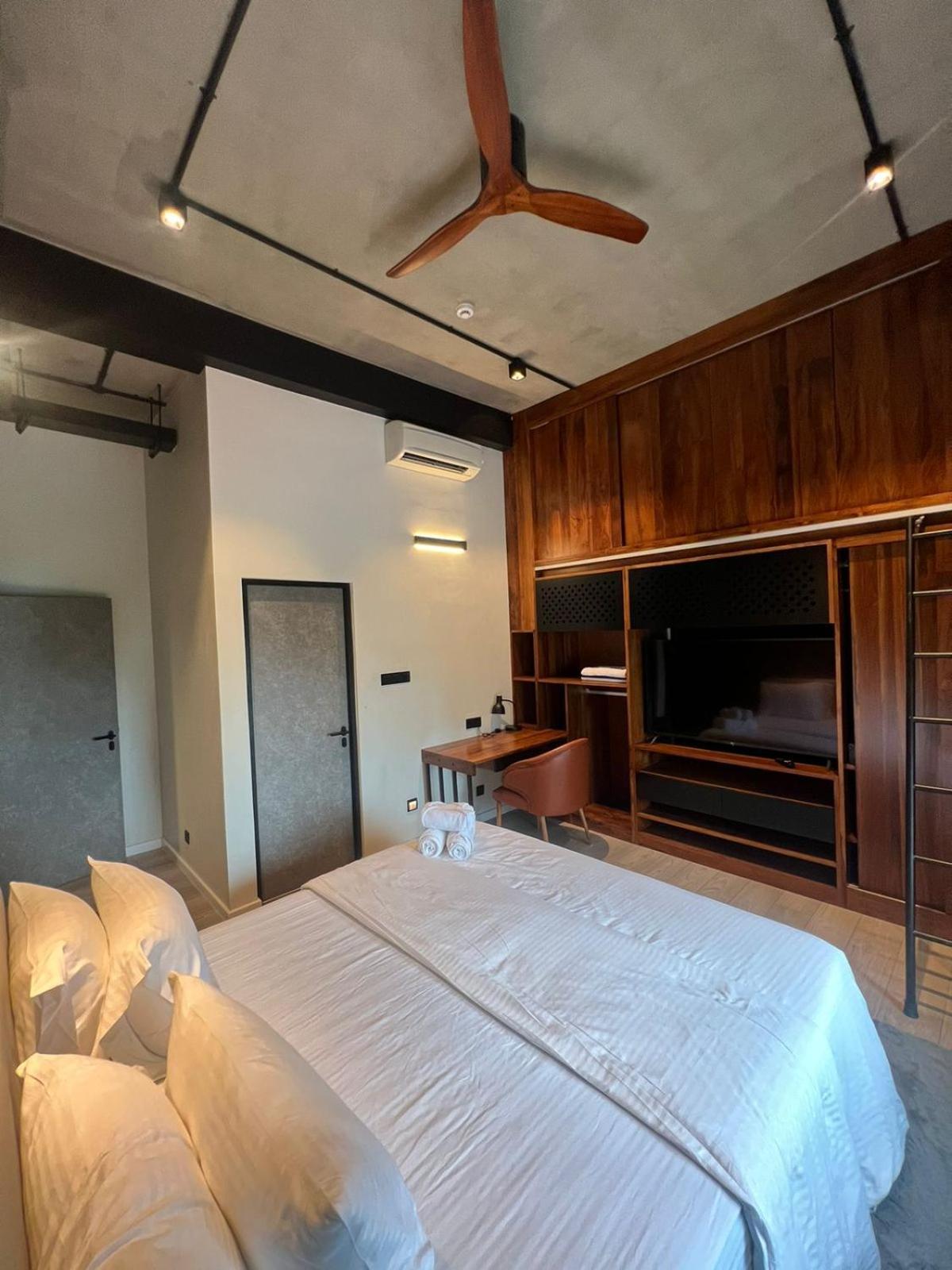 Vaux Park Street Hotel - A Collection Of 8 Luxury Lofts Aparthotel